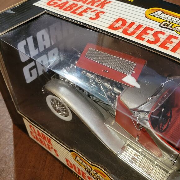 Clark Gables's American Muscle Classics 1935 Duesenberg Roadster Silver/Red - Picture 12 of 12